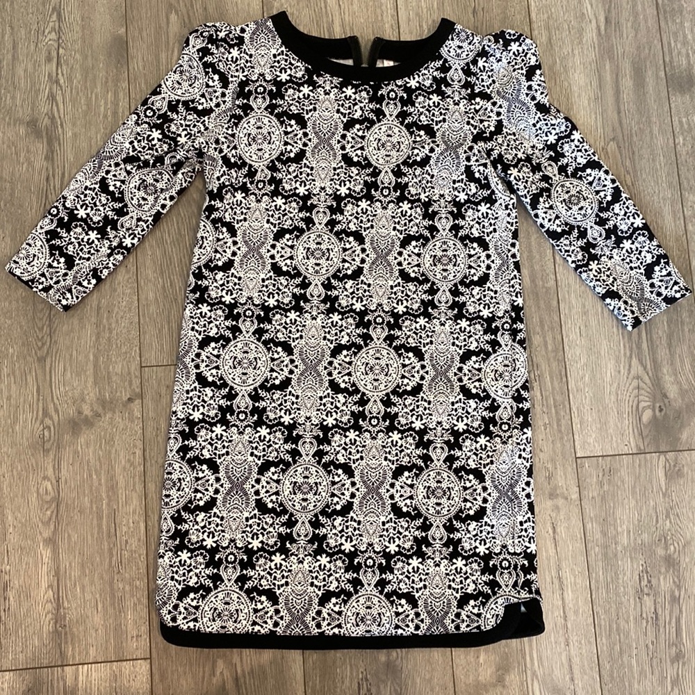 Black and white 3/4 sleeve dress size medium